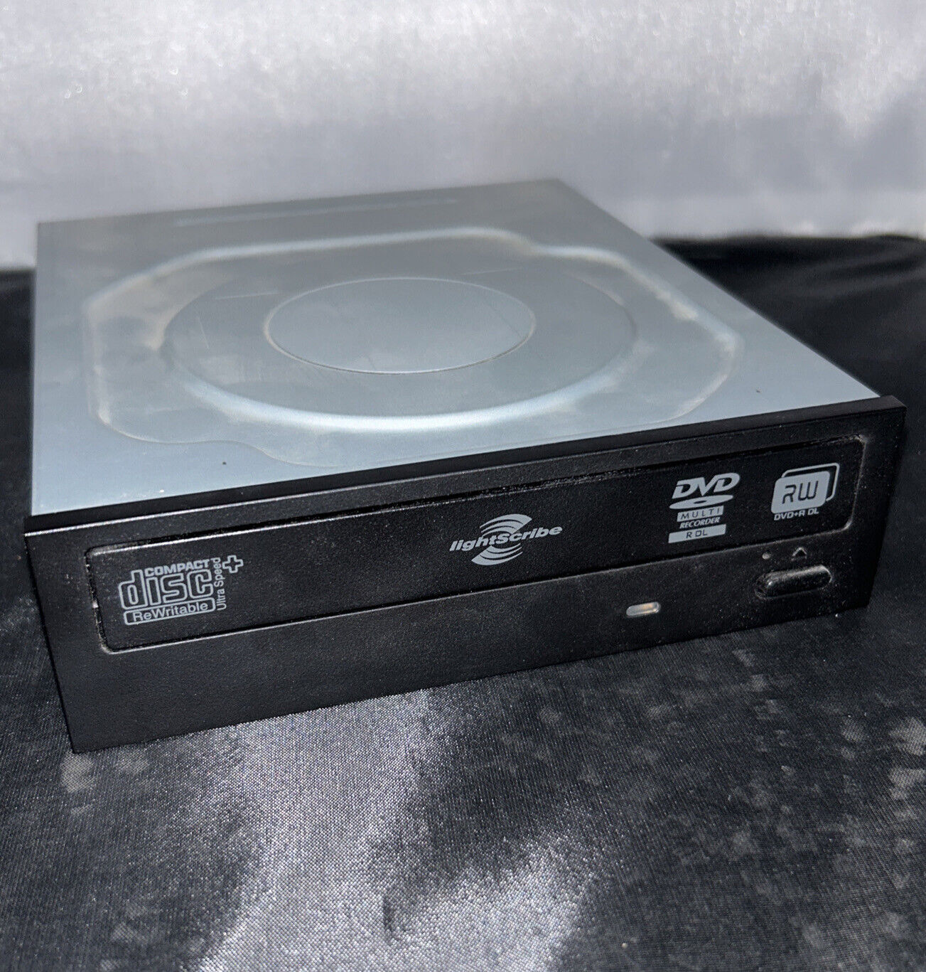 HP Hewlett-Packard DVD/CD Rewritable Lightscribe SATA Drive, Model DH-16ABLH-HT2