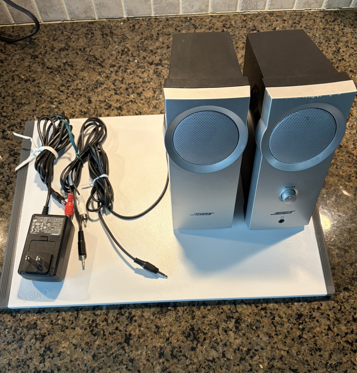Bose Companion 2 Multimedia Computer PC Laptop Speakers w/ Power & AUX cables