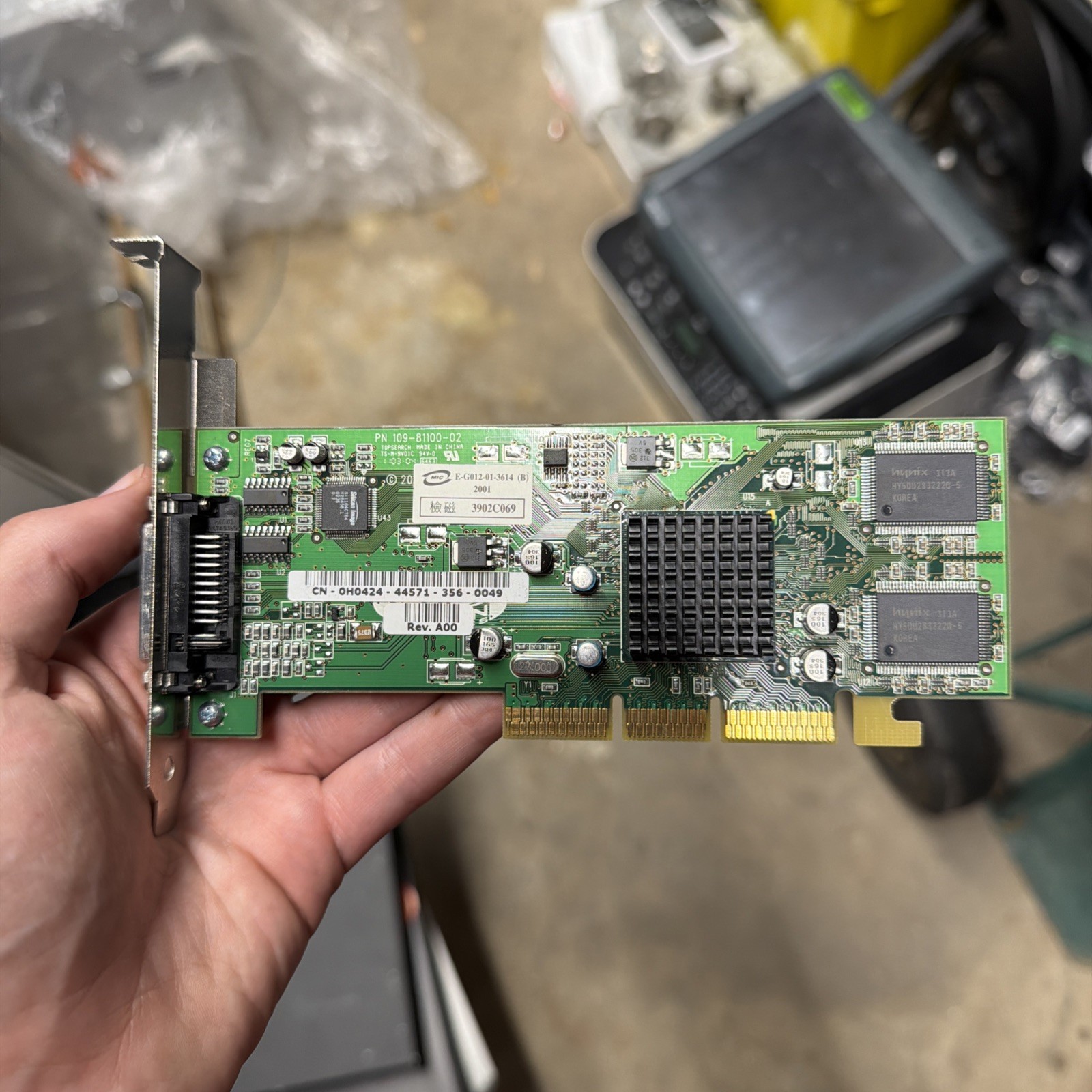 Dell ATI Radeon 7000 AGP 109-81100-02 32MB Graphics Card GPU
