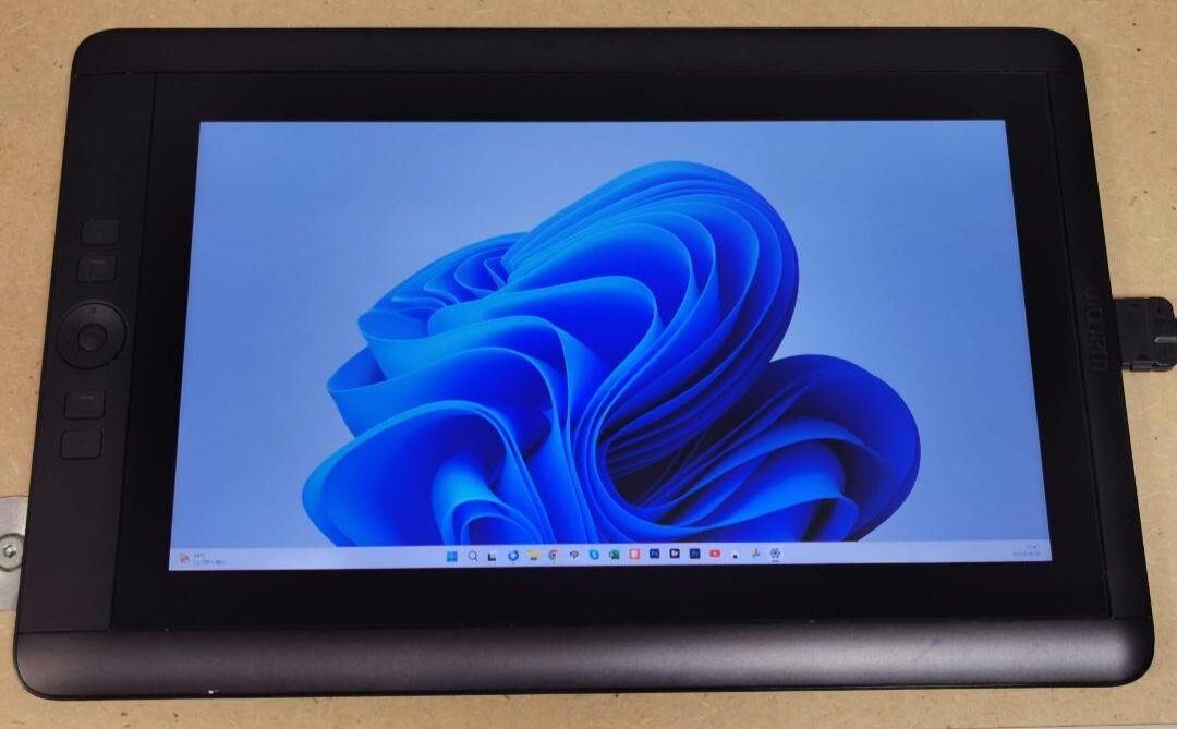 Wacom CINTIQ 13HD DTK-1300/K0 Creative Pen Display LCD Tablet Wooden Grip