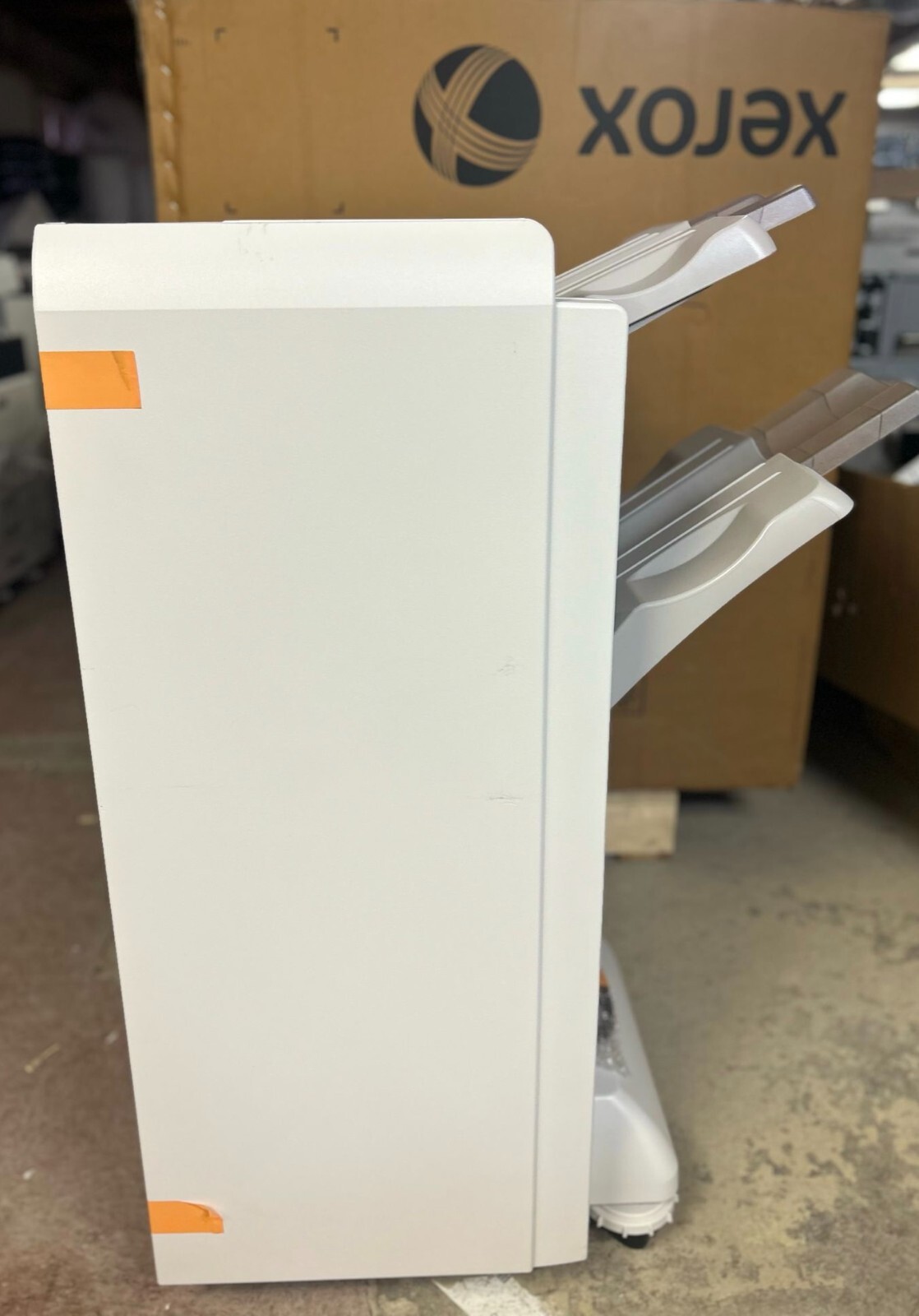 XEROX (EZQ) BR FINISHER W/ 2/3 HOLE PUNCH. For Versant 280, B8145-70, C9065.