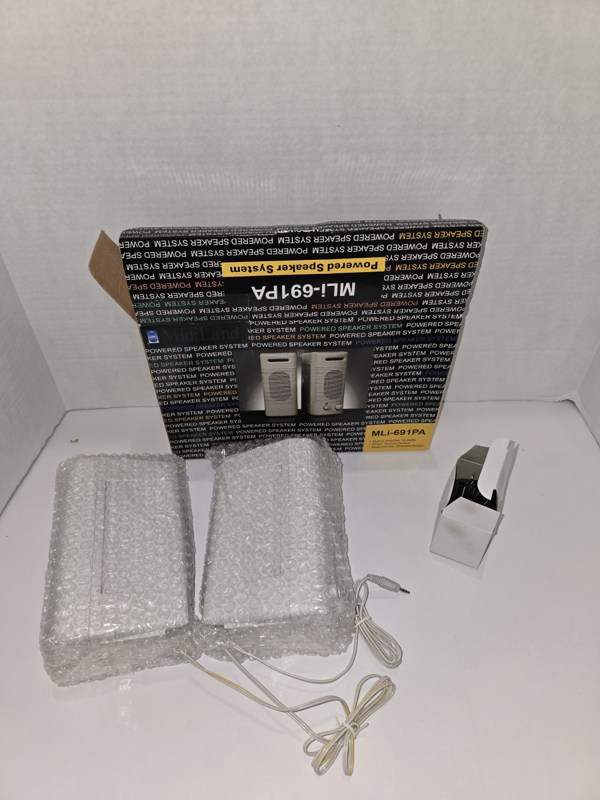 Computer Desktop 2 Speaker System MLI-691PA New Midiland White 7” Tall Vintage