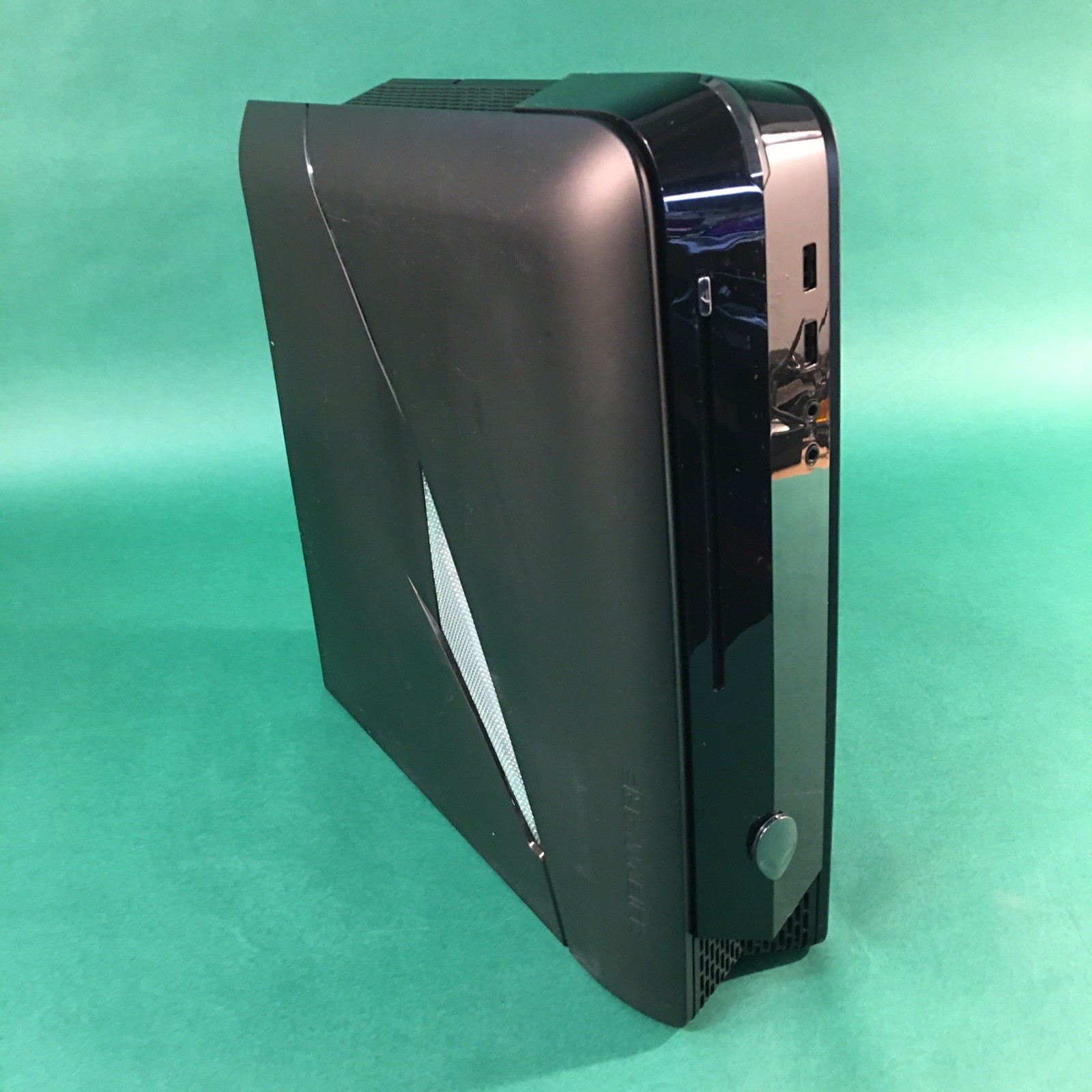 Alienware X51 R2 Intel i7-4790 3.60GHz 16GB RAM GTX 760 Ti 512 & 1TB No OS