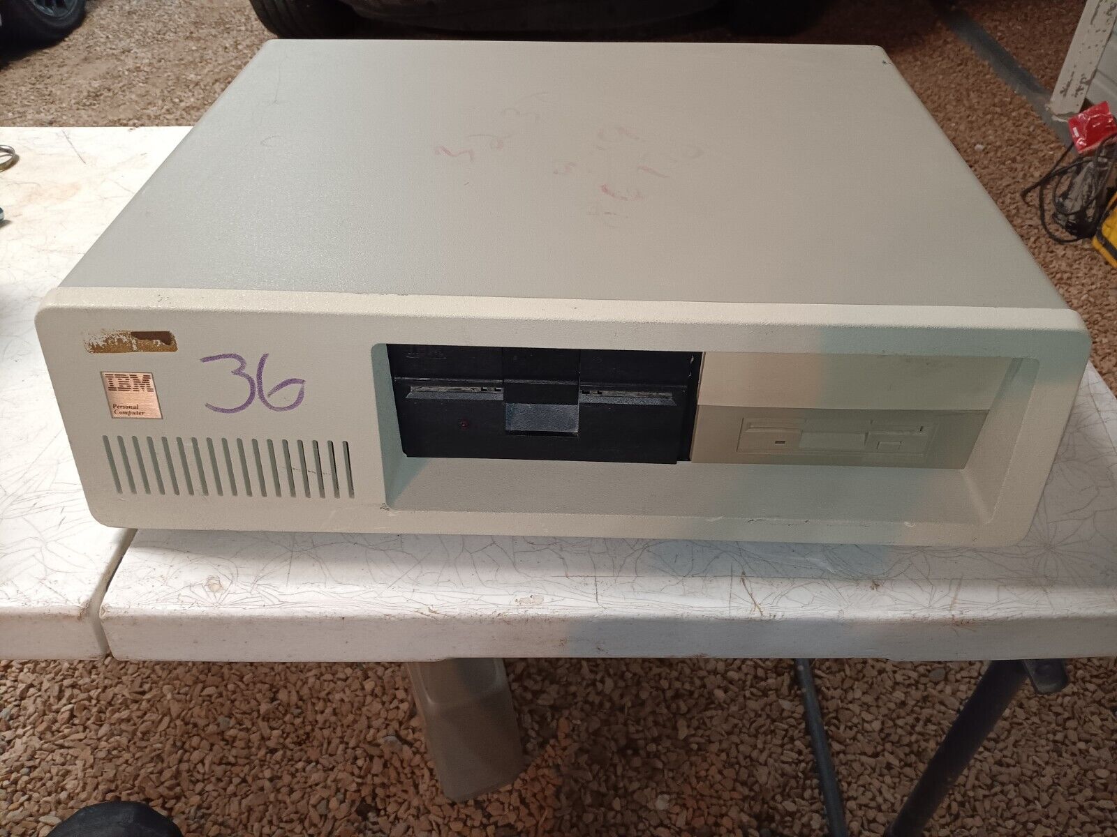 Vintage 1980s, IBM Personal Computer Type 5150 POWERS ON, PARTS OR RESTORE