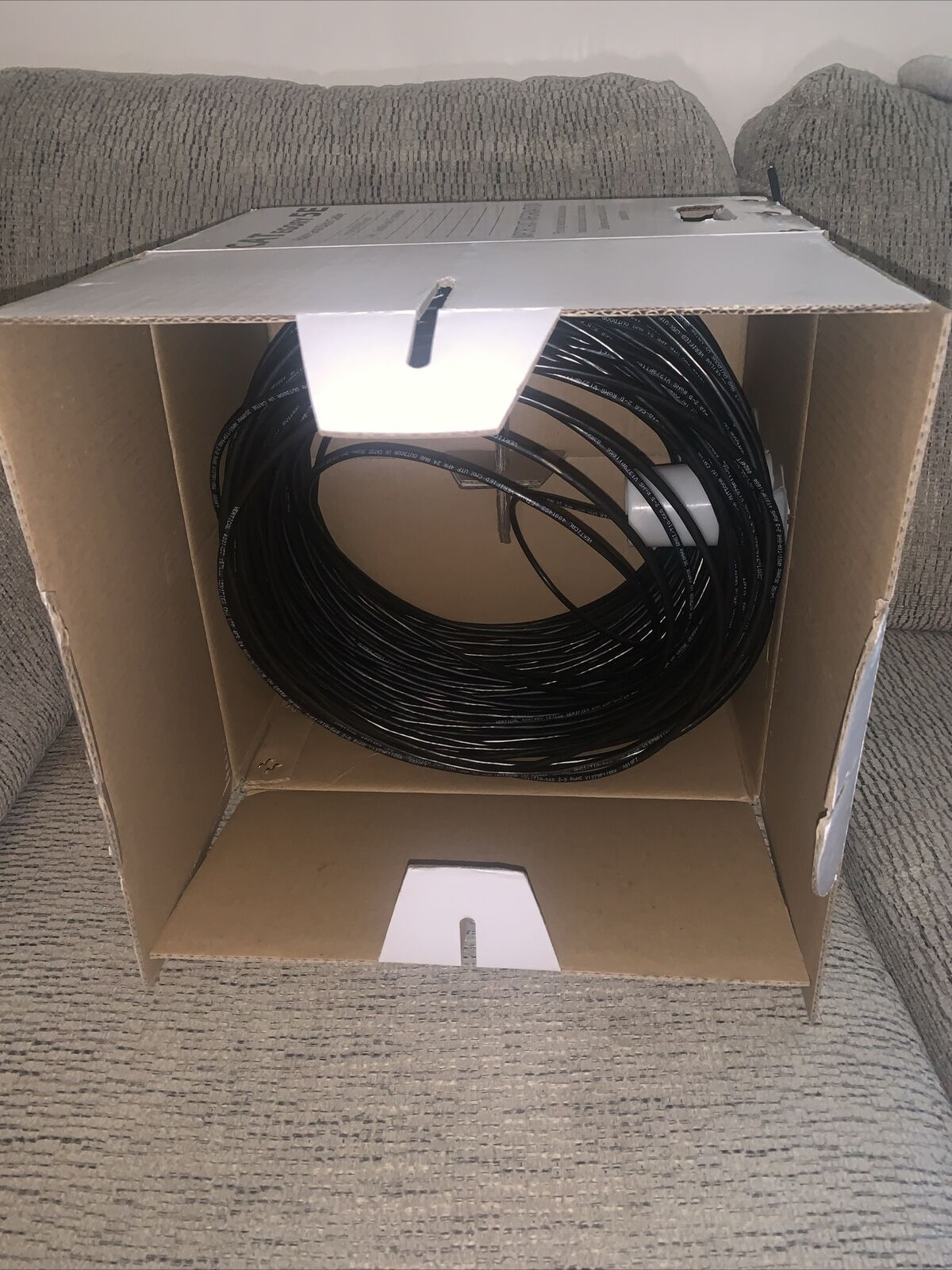 VC Vertical Cable Cat5e, 350 Mhz, UV Jacket, CMX, 500', Bulk Ethernet Cable