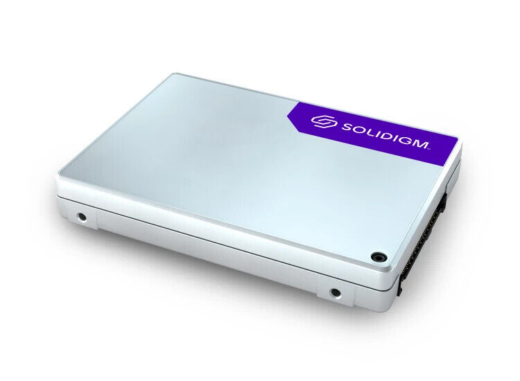 Solidigm D5 Series D5-P5430 3.84 TB 2.5