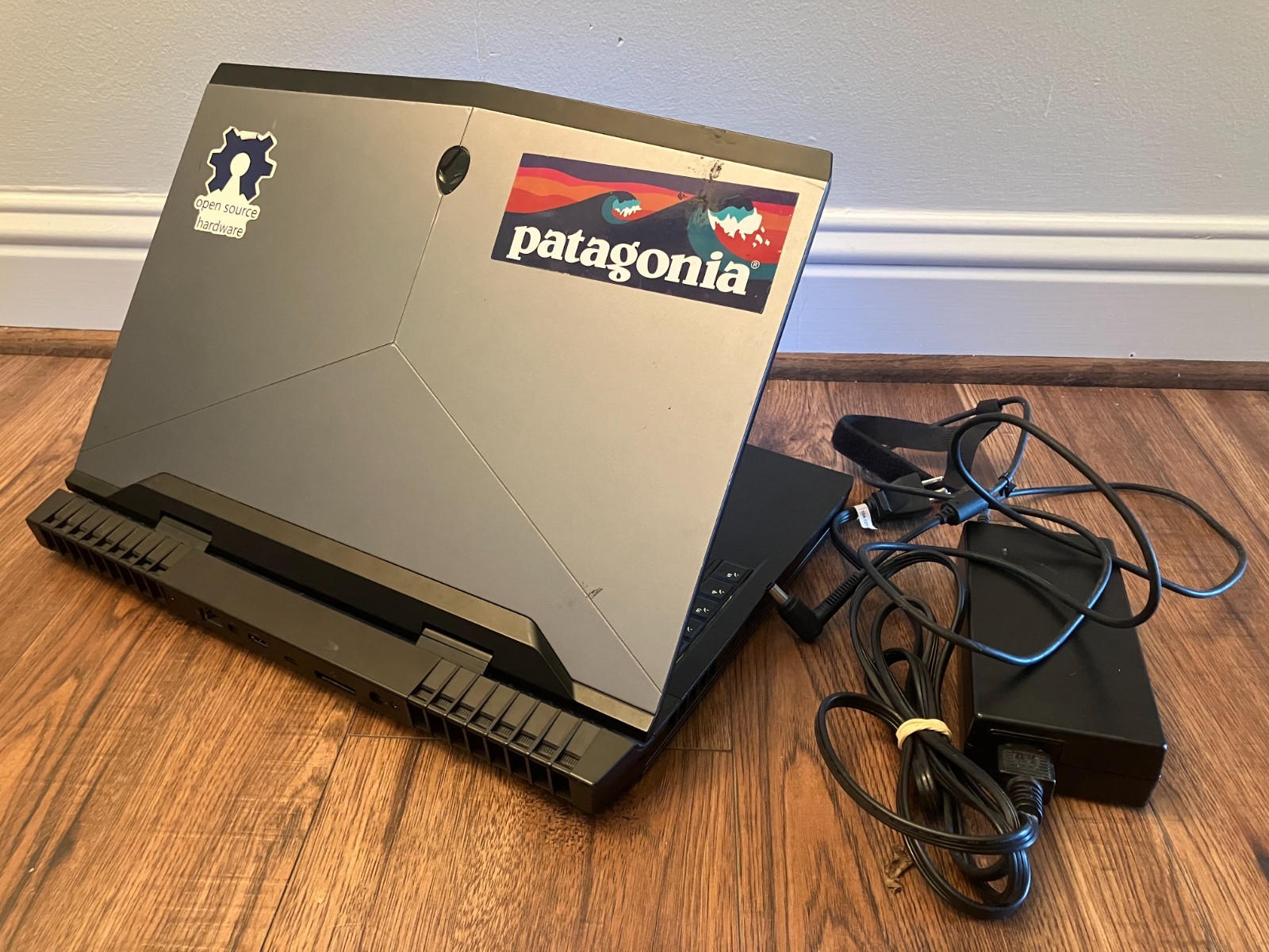 Alienware 17 R4 GTX 1070 i7-6820HK 17.3" 1080p 16GB RAM 1TB Gaming Laptop READ