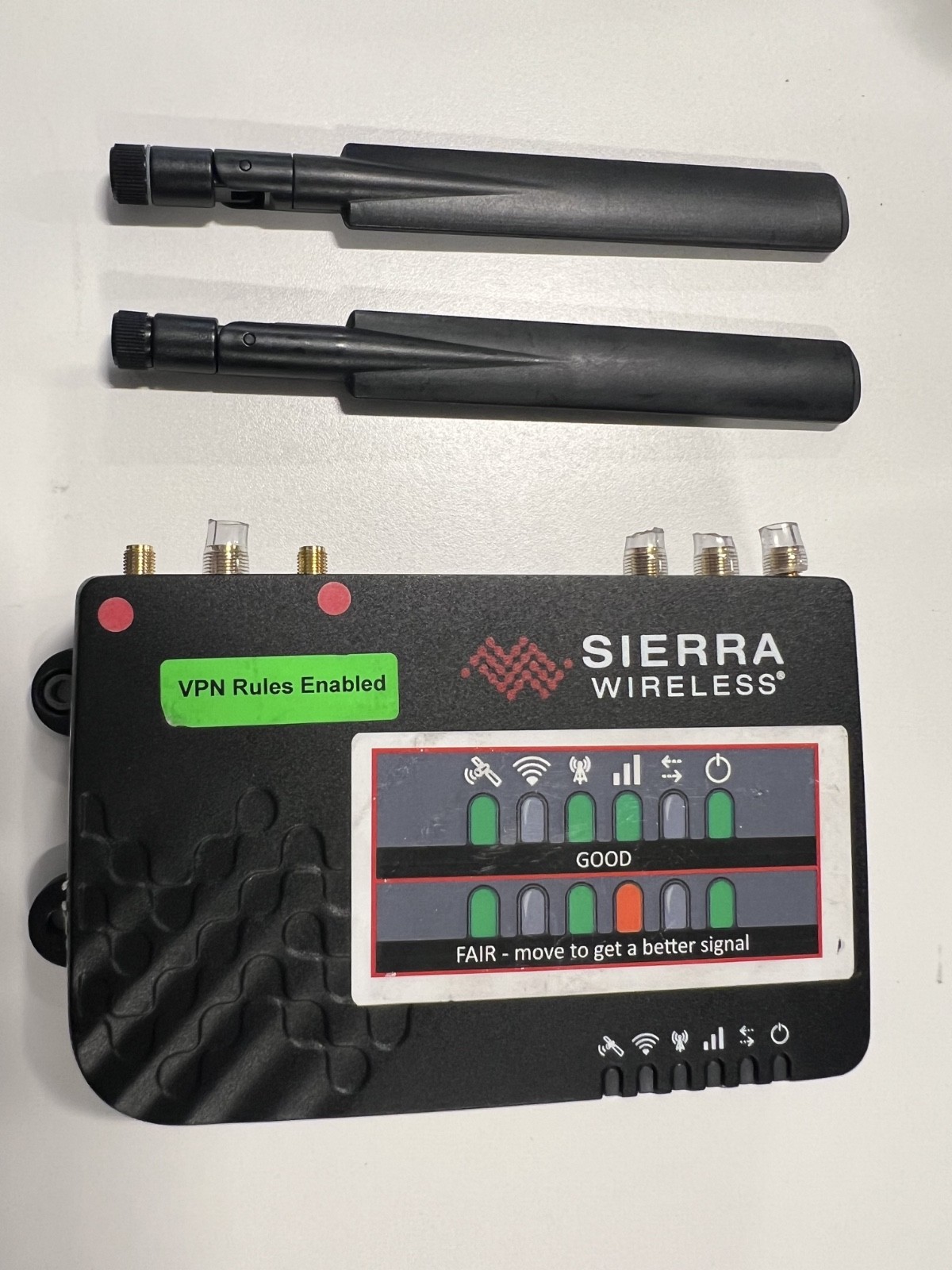 Sierra Wireless AirLink MP70 LTE-A Pro Wi-Fi Router 1104073 + Antennas