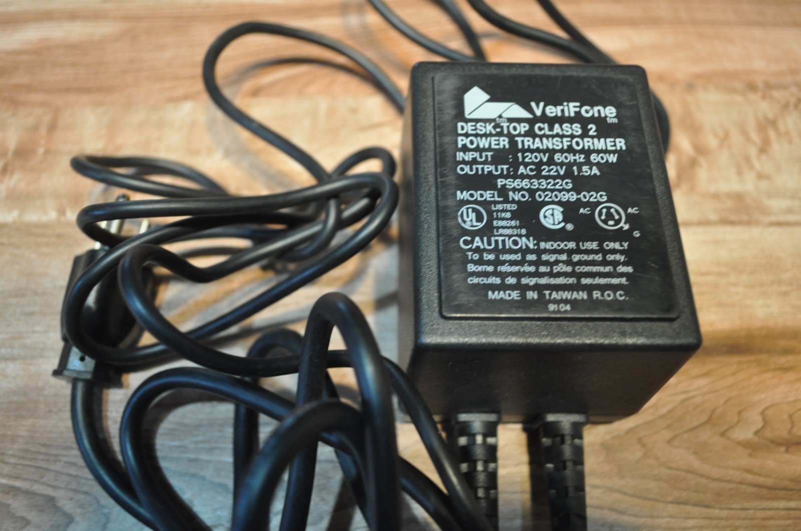 Genuine VeriFone PS663322G Ac Adapter Output 22 V 2 A Power Supply Adapter