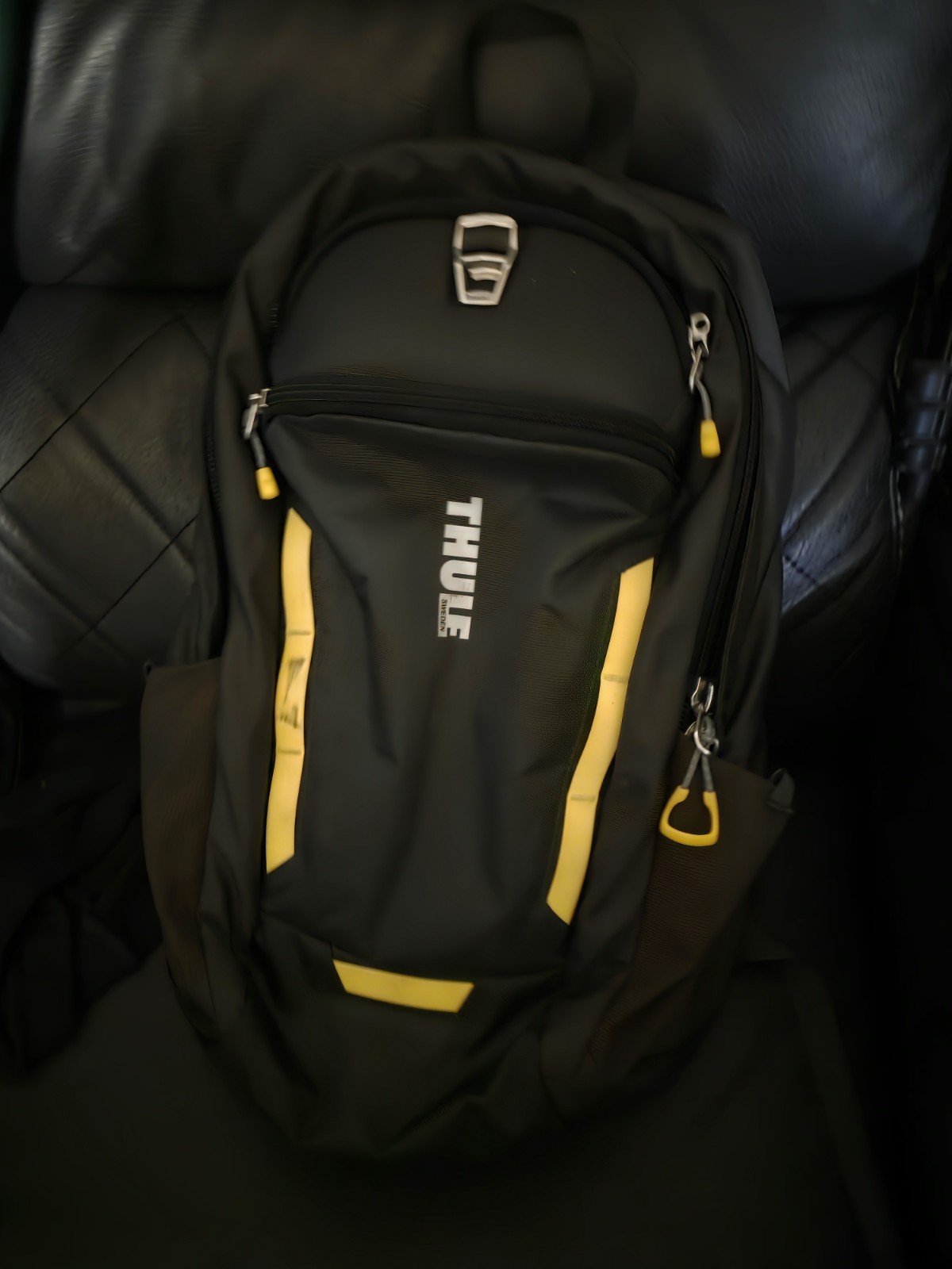 Thule EnRoute 12L Sling Pack Grey Multi Padded Compartments EUC
