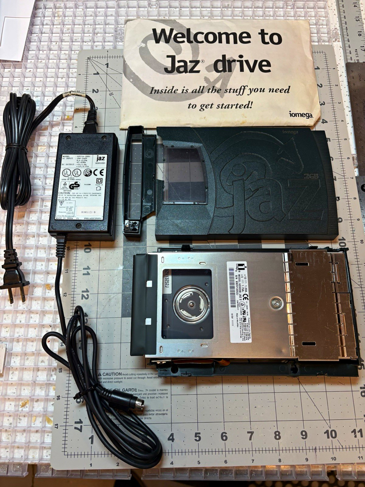 Vintage Iomega Jaz 2GB External SCSI Drive (Model V2000S) — Disassembled / Power