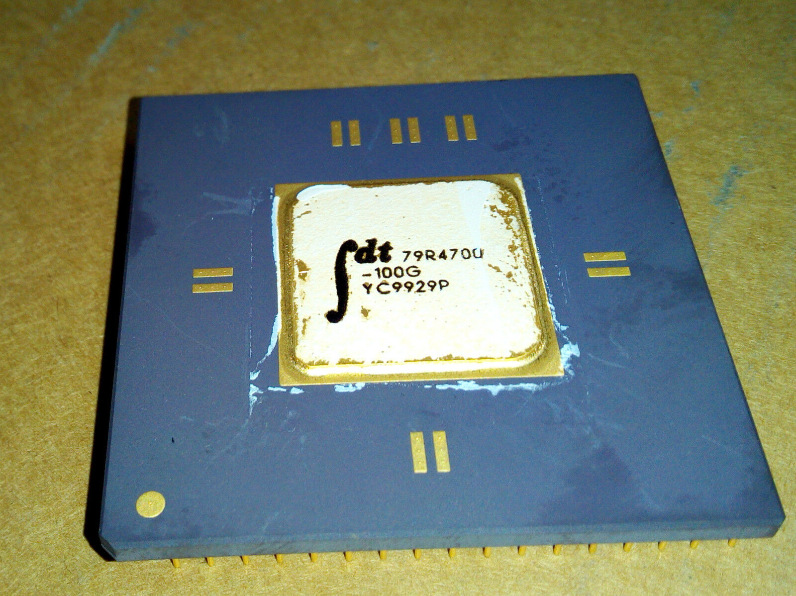 IDT 79R4700-100G 179-pin Ceramic PGA 100MHz 64-Bit RISC Processor
