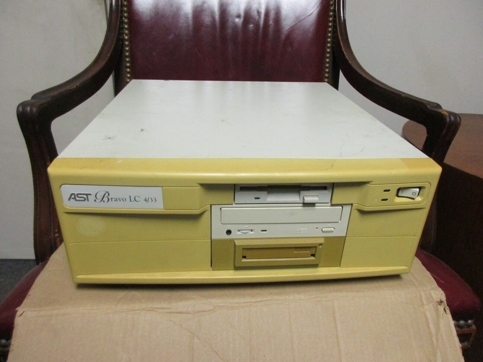 AST Bravo LC 4/33 Desktop Vintage Computer, No Power, No HDD
