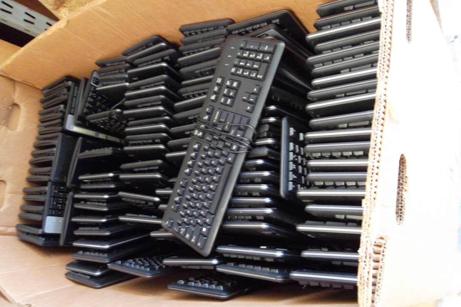 LOT-100 HP Multimedia Black USB Keyboard w/Sleep KU-1156 724720-001 672647-003