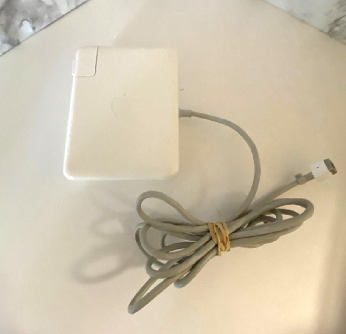 Genuine Apple 85W Portable Power Adapter Model A1172