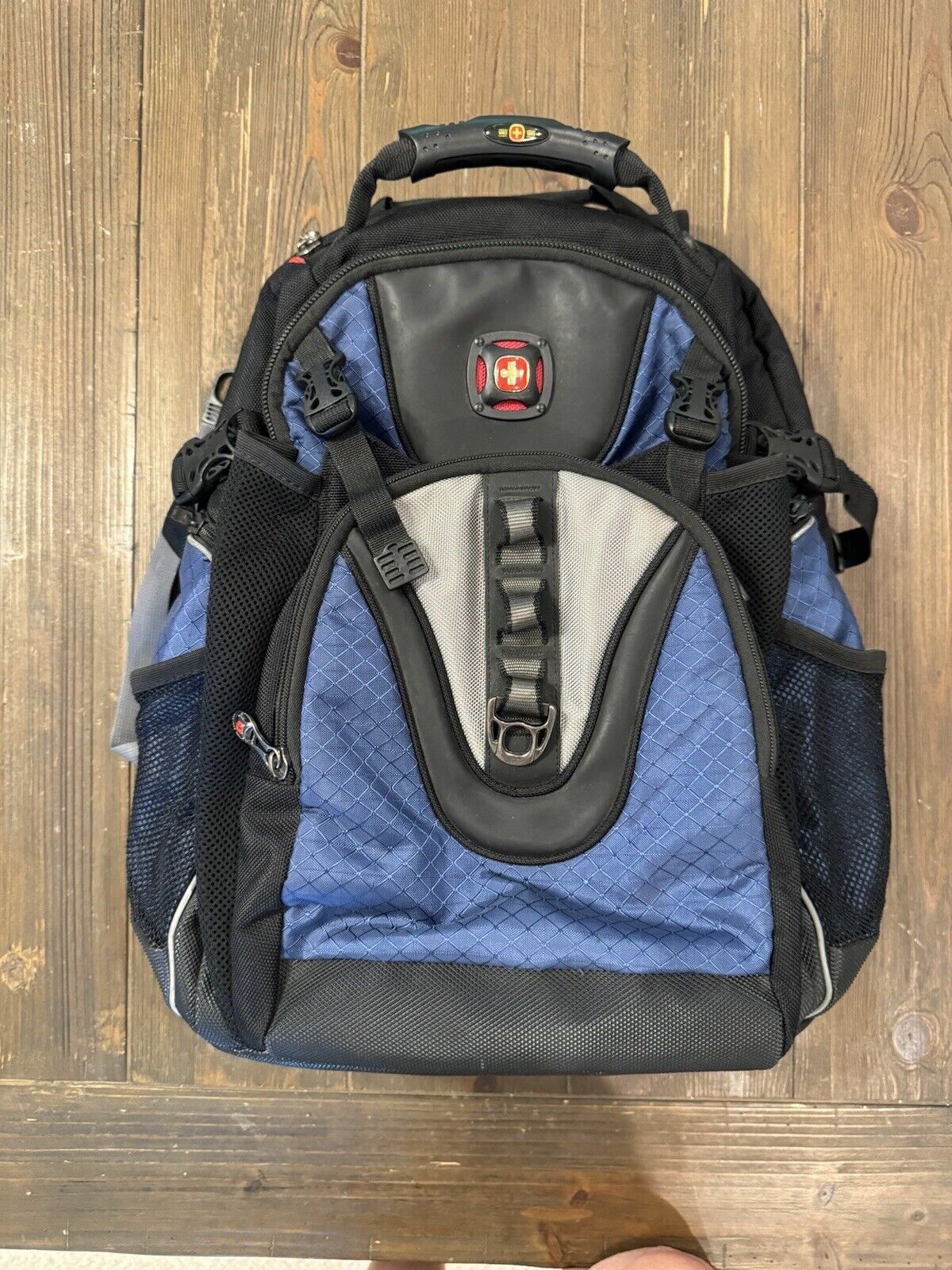 SwissGear Maxxum Backpack Black Blue Swiss Gear Padded Laptop Hiking Travel 17”