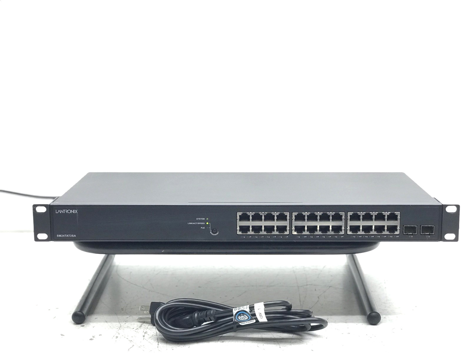 Lantronix SM24TAT2SA 24 Port GbE RJ45 + 2-PORT SFP Smart Managed PoE+ Switch