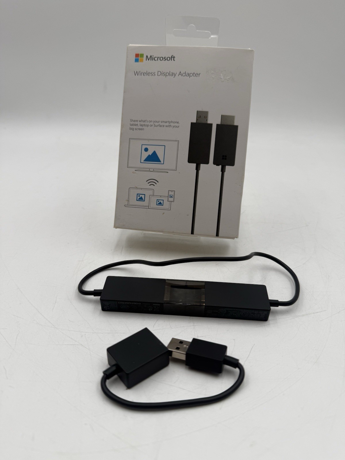 Microsoft Wireless Display Adapter Model 1733 HDMI USB Complete In Box