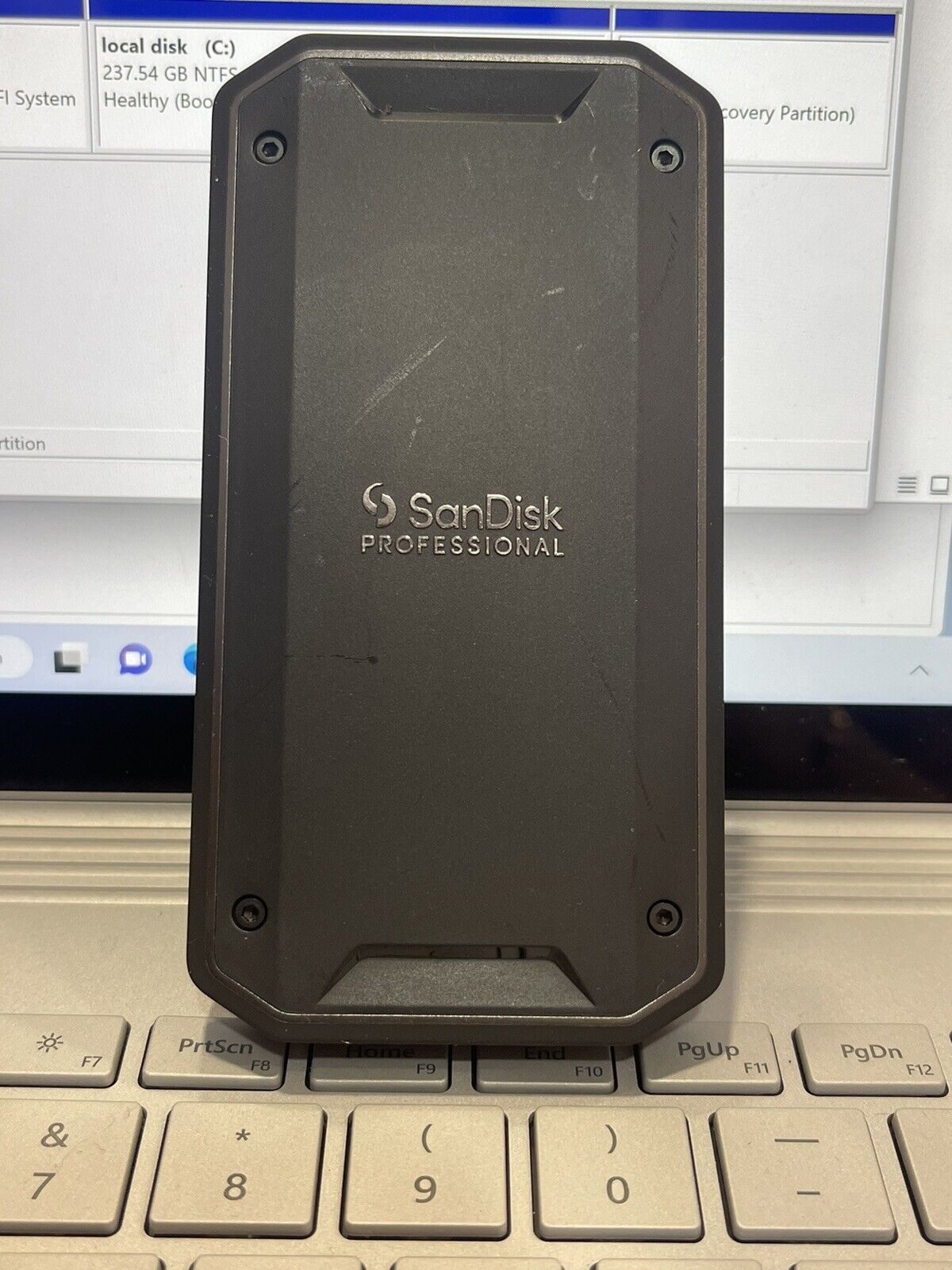SanDisk Professional PRO-G40 2TB USB 3.2 Gen 2 Type-C Portable External SSD