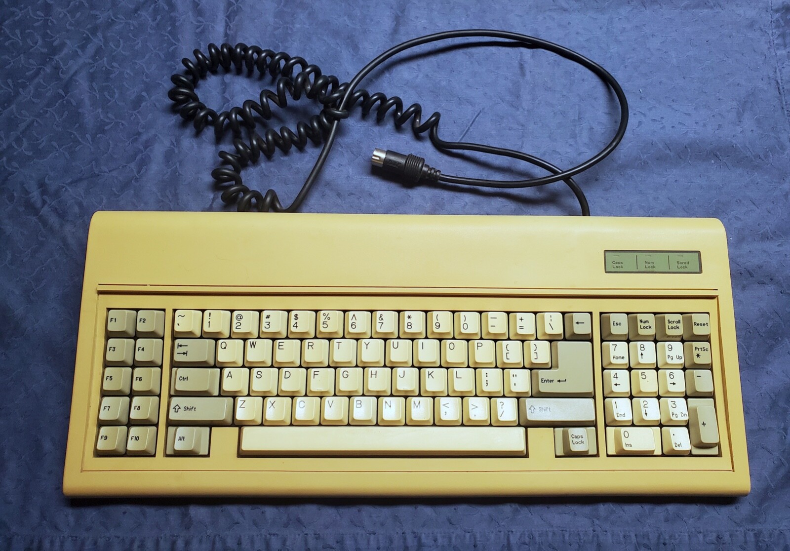 Vintage BTC -5060XT Keyboard White Cross Ext. Spring Key Switches UNTESTED READ