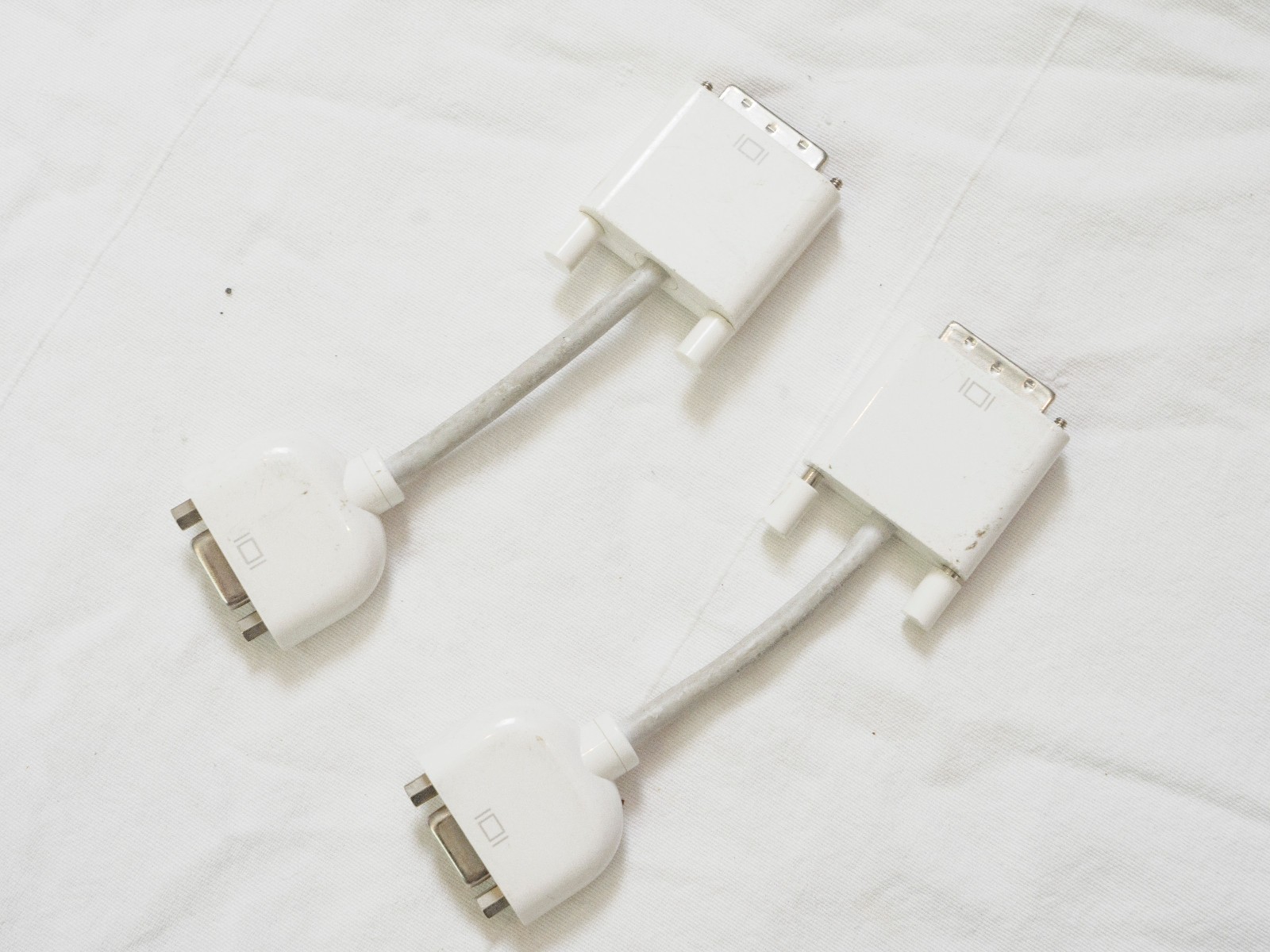 2x Apple MAC/MINI/PRO DVI to VGA Video Adapter 603-8471/603-8525 OEM Dongle