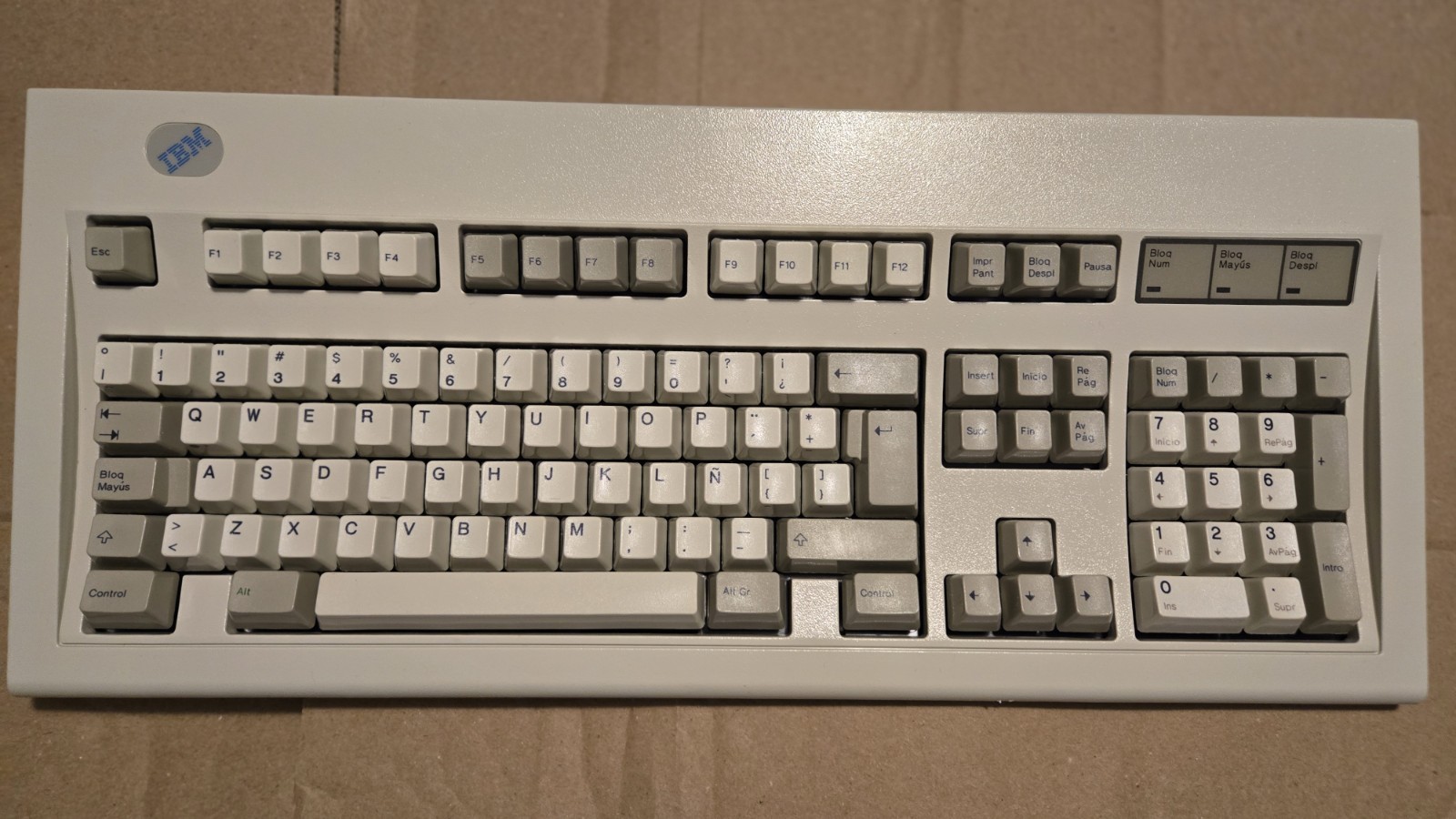 *NEW* IBM 1391506 1392015 Model M Mechanical Keyboard 1996 SPANISH/ESPAÑOL *NOS*