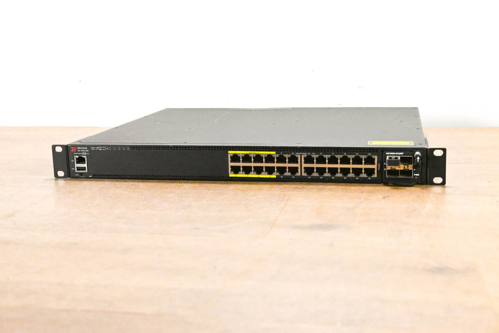 Brocade ICX-7450-24P Gigabit PoE+ Stackable Switch CG013SR