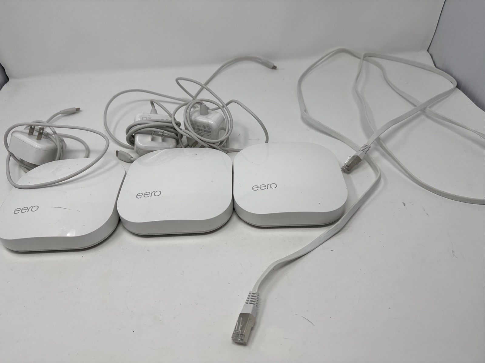 3x eero Pro B010001 Mesh WiFi Routers Tri-Band 2nd Gen w/ Power Adapters bundle