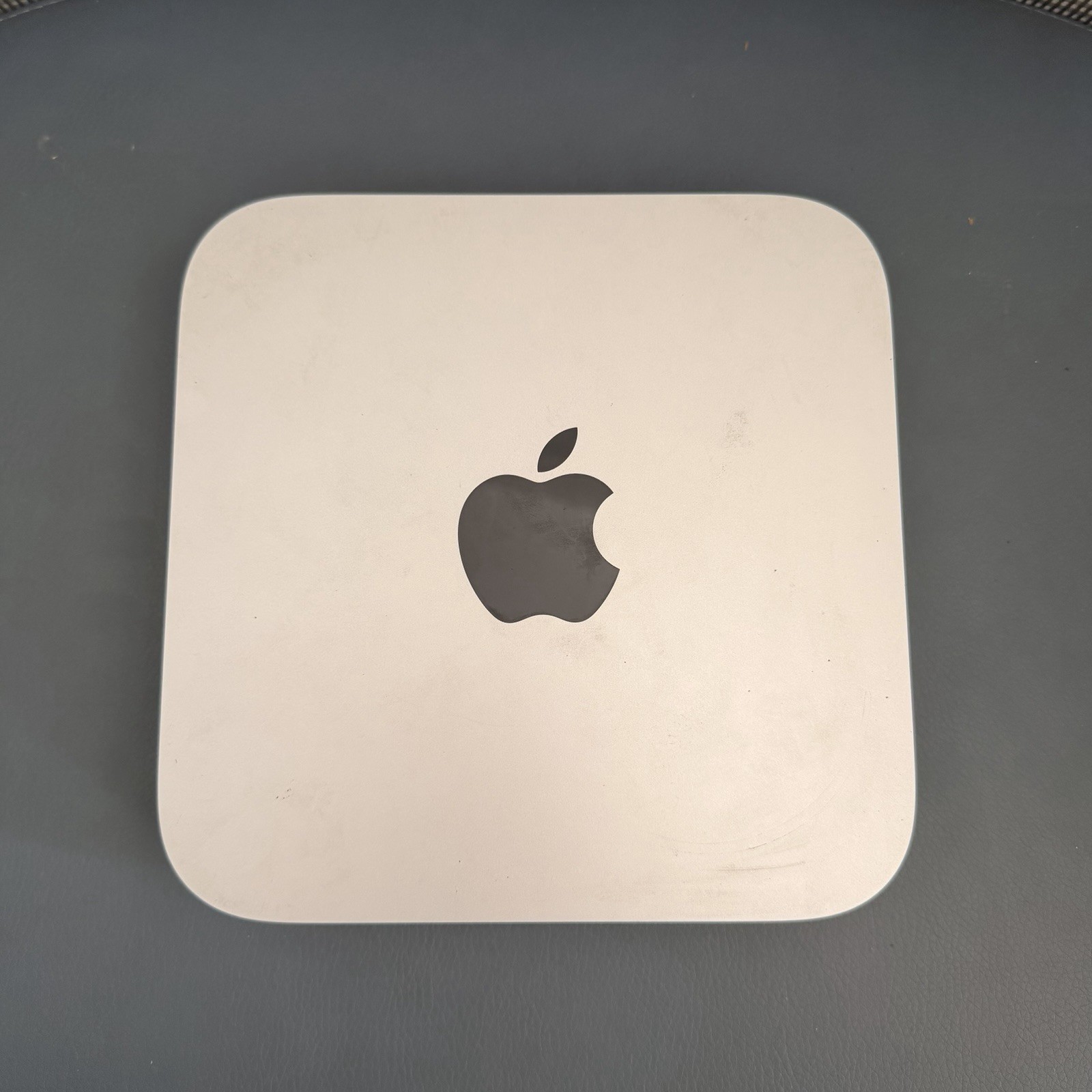 Apple Mac Mini (256GB SSD, M1 8-Core, 3 GHz, 16 GB RAM) - Silver, A2348
