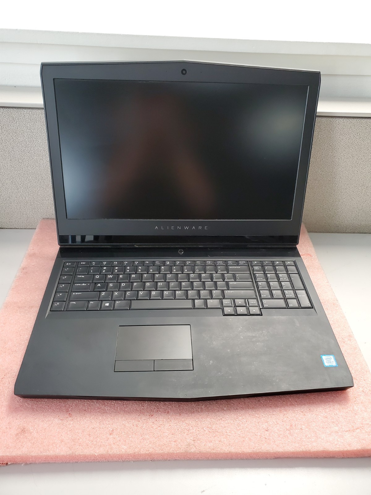 Alienware 17 R4 17.3" i7-7700HQ@2.8GHz No RAM/OS/HD *BIOS/Read* | LP696