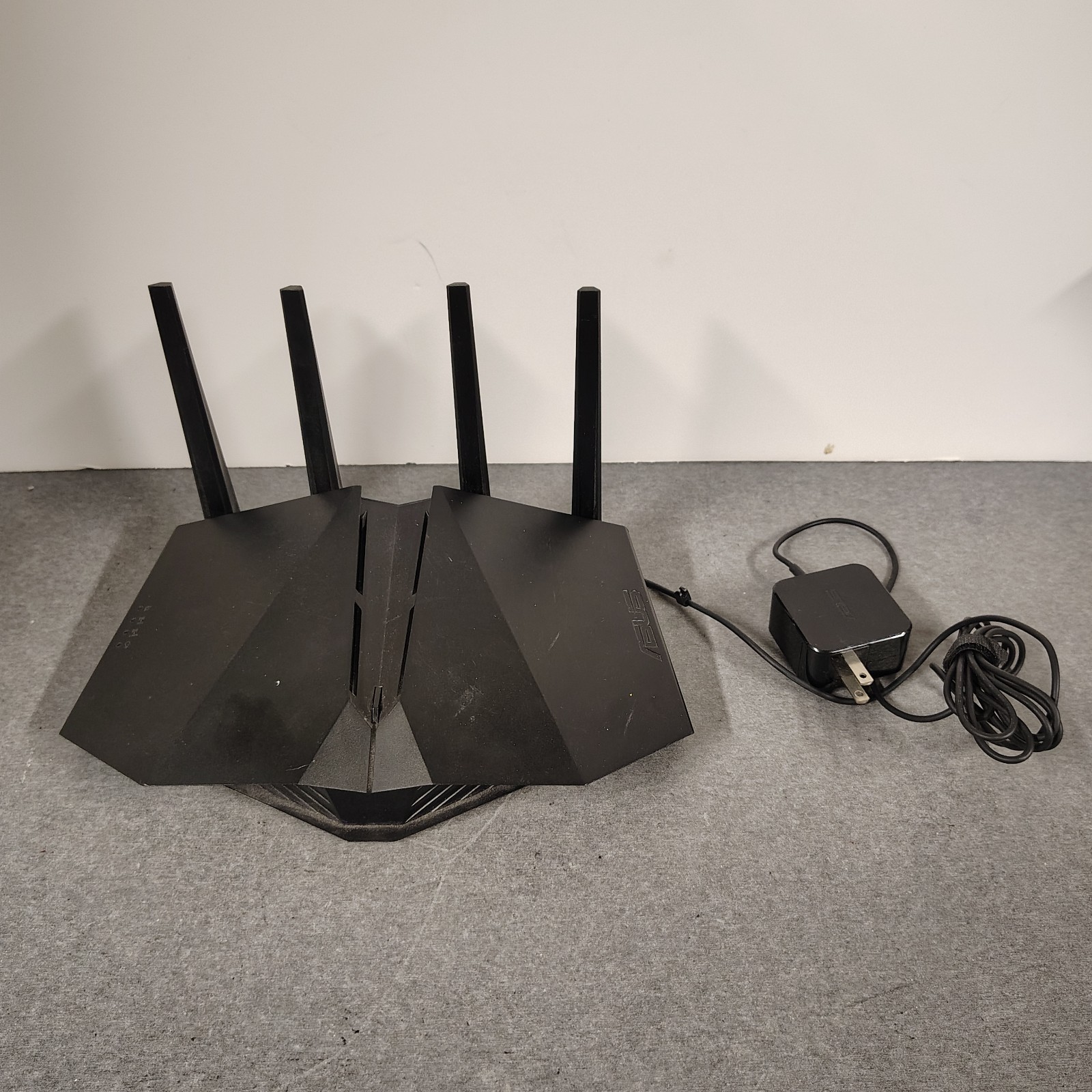 ASUS Dual-Band WiFi 6 Gaming Router RT-AX82U AX5400