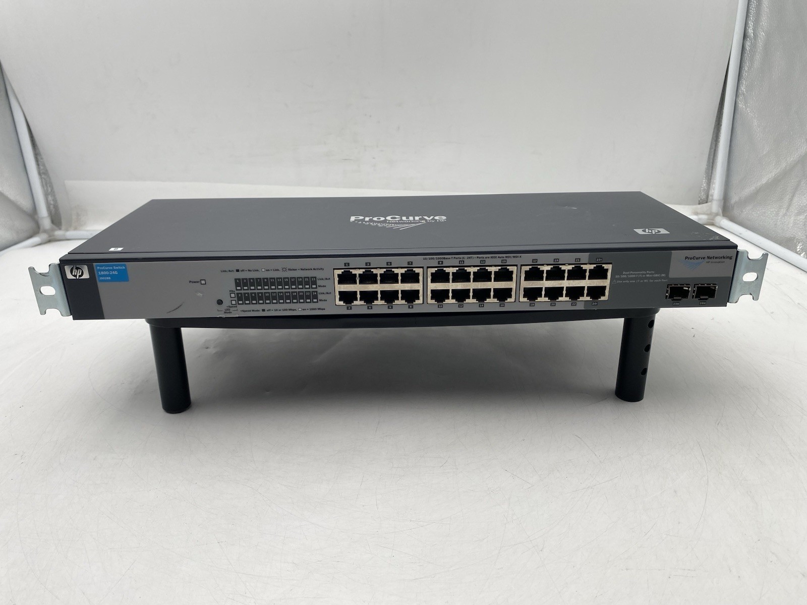 HP J9028B HP Procurve 1800-24G Switch