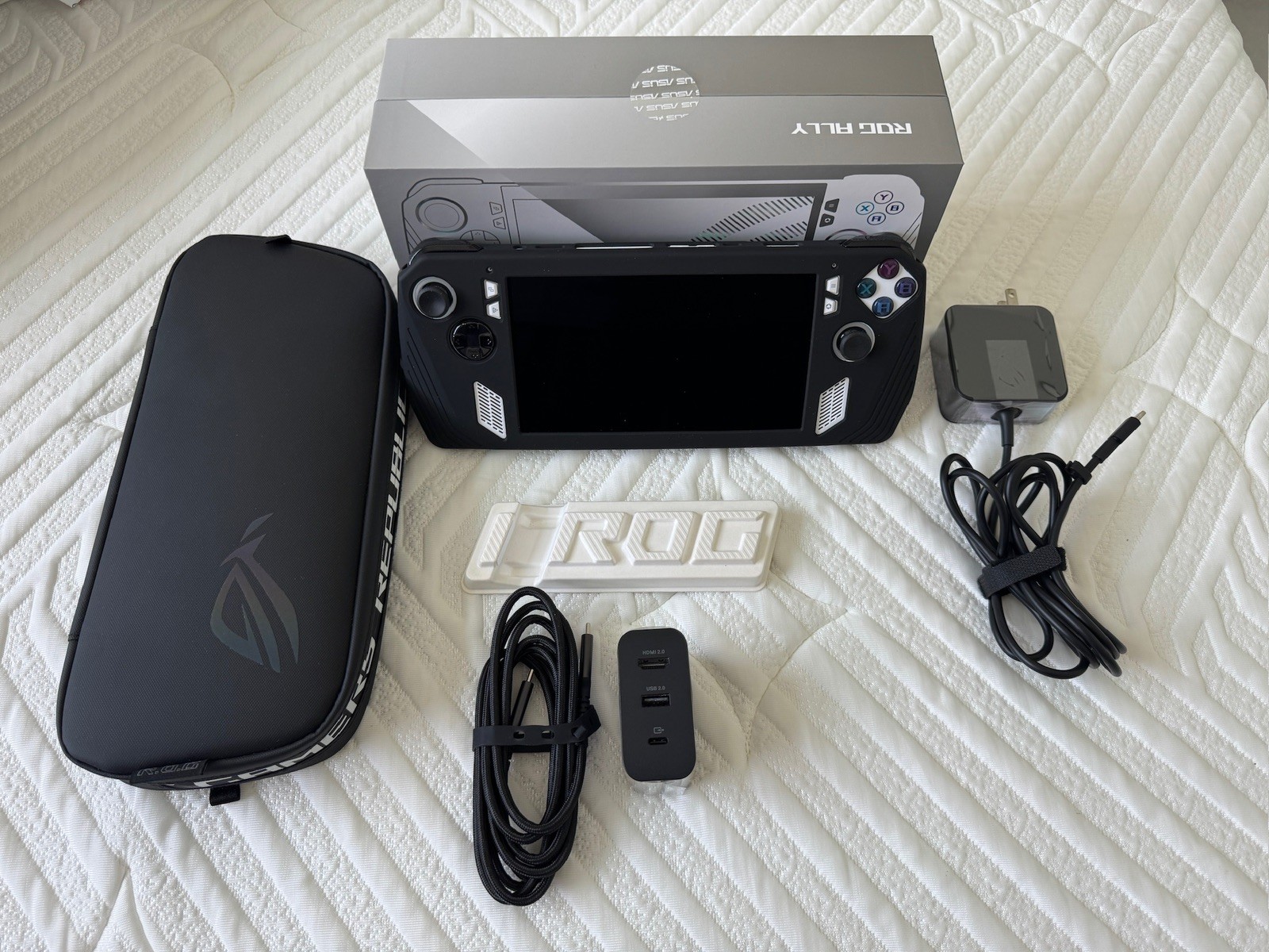 ASUS ROG Ally Z1 Extreme 512GB 16GB RAM + 65W ROG Dock + Case + Accessories