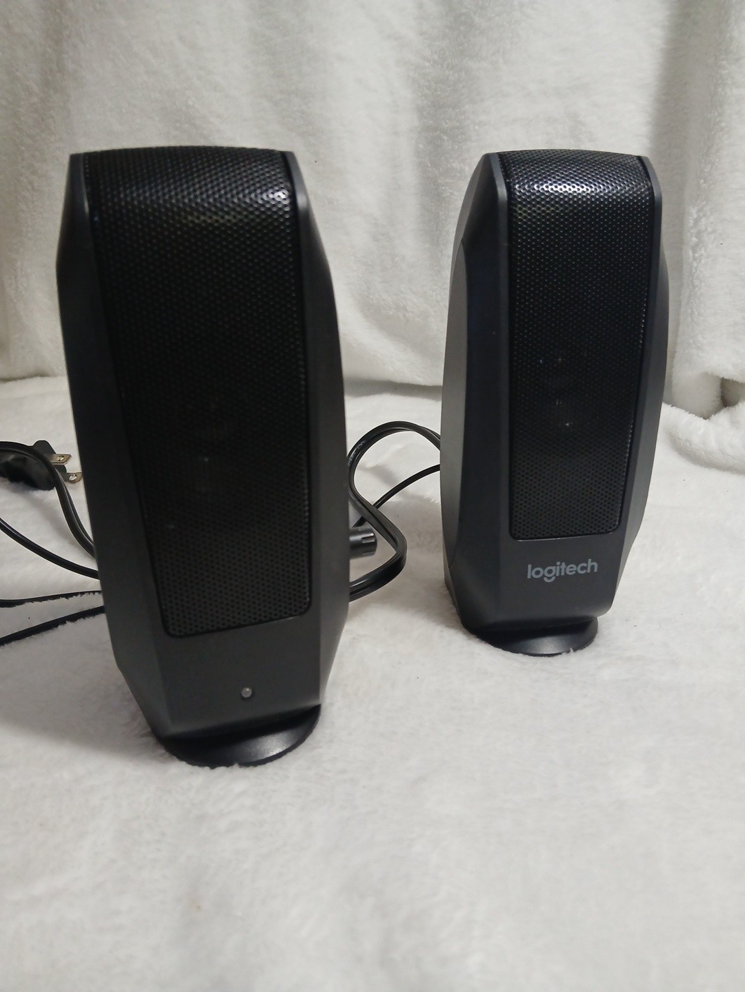 Logitech S-120 - 2.0 Desktop Computer Speakers - 3.5mm Jack Black Compact Good