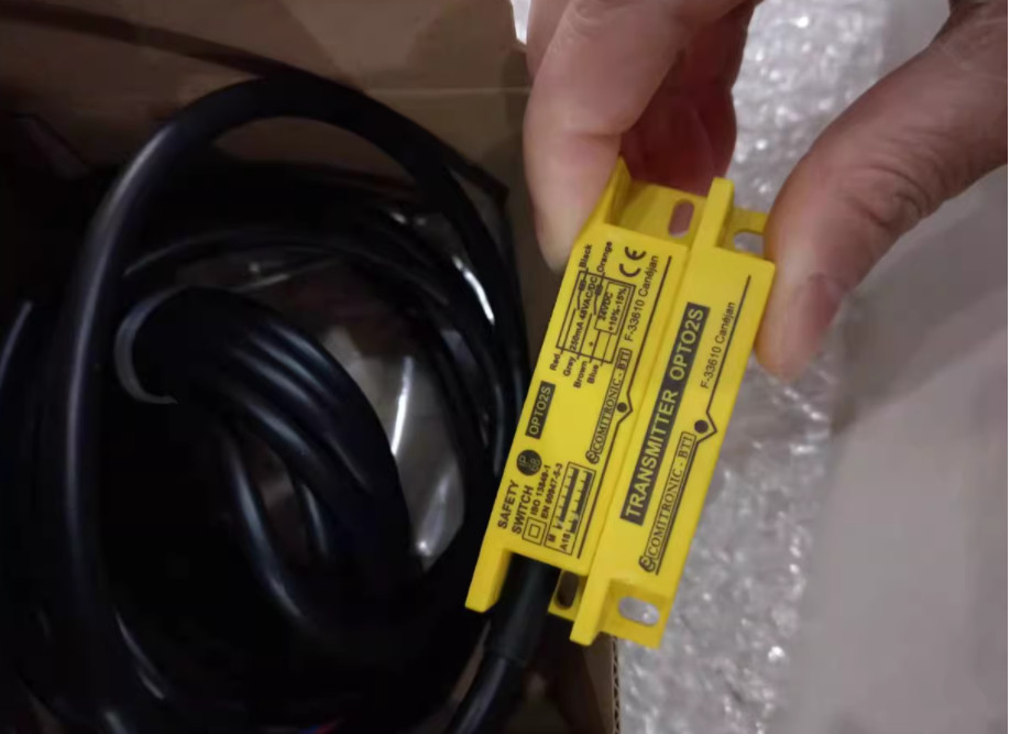 1PC NEW Safety switch OPTO2S new By FedEx or DHL