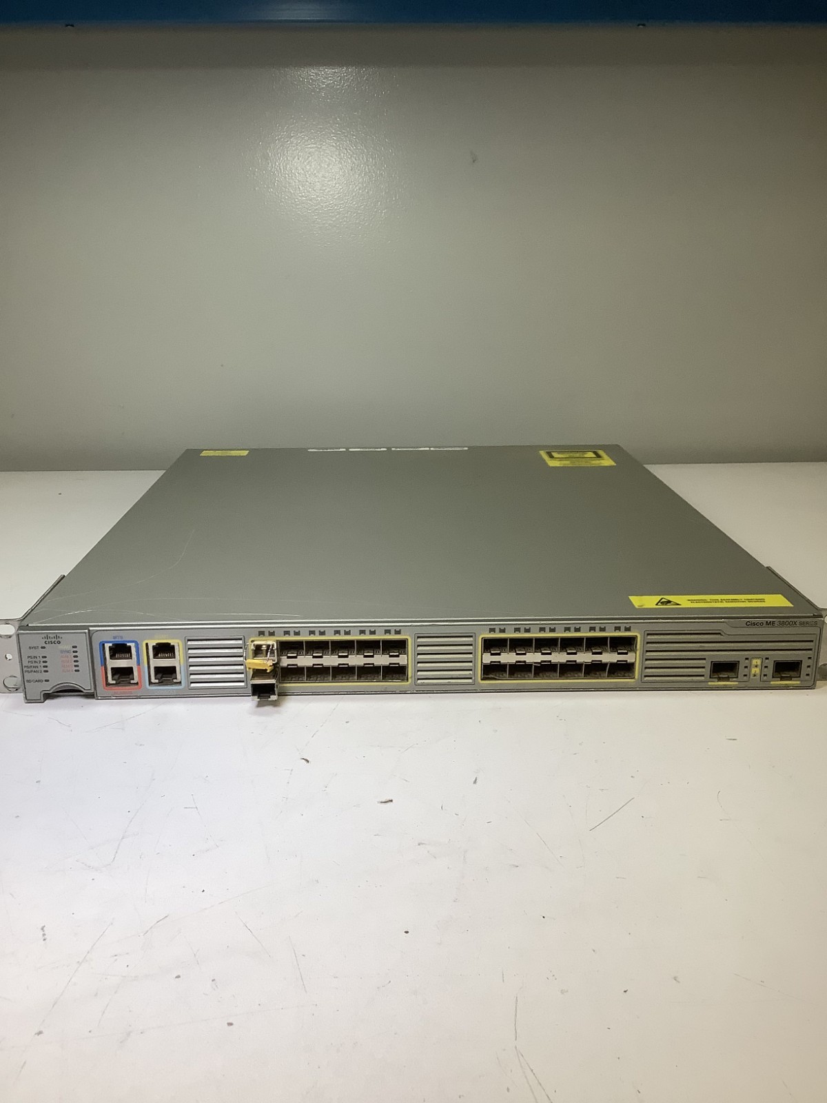 Cisco ME 3800X Series 24-Port Carrier Ethernet Switch Router, ME3800X-24FS-M K5B