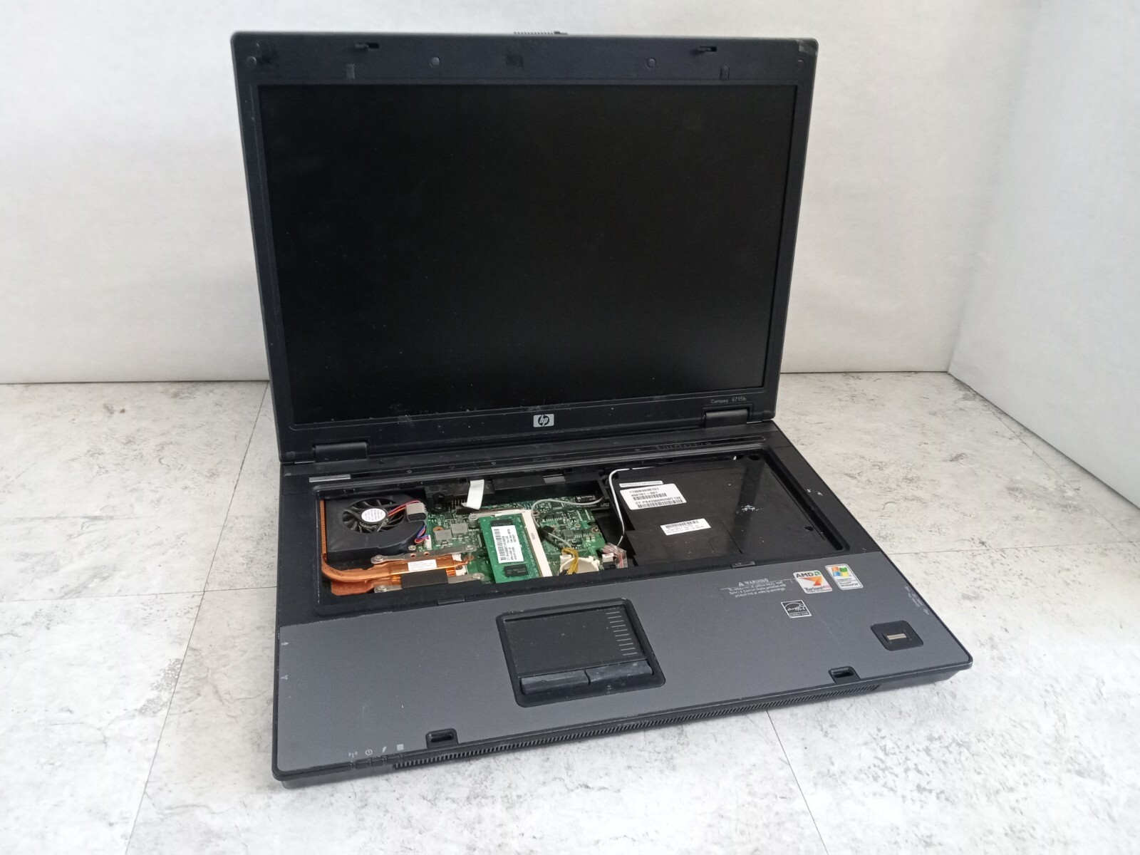 HP Compaq 6715b 15" Laptop AMD Turion X2 CPU 512MB RAM - PARTS/REPAIR -READ -RR