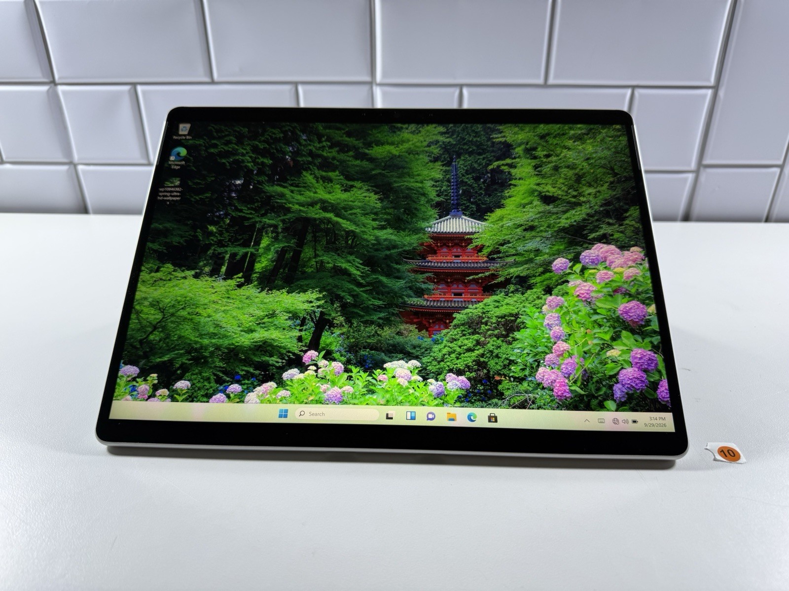 Microsoft Surface Pro 8  (1982) i5-1145G7 - 16GB RAM 256GB  120Hz Win 11 Pro LTE