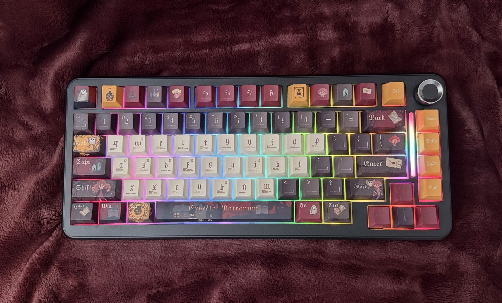 Harry Potter Gryffindor Keycaps On A Freewolf F75 Keyboard