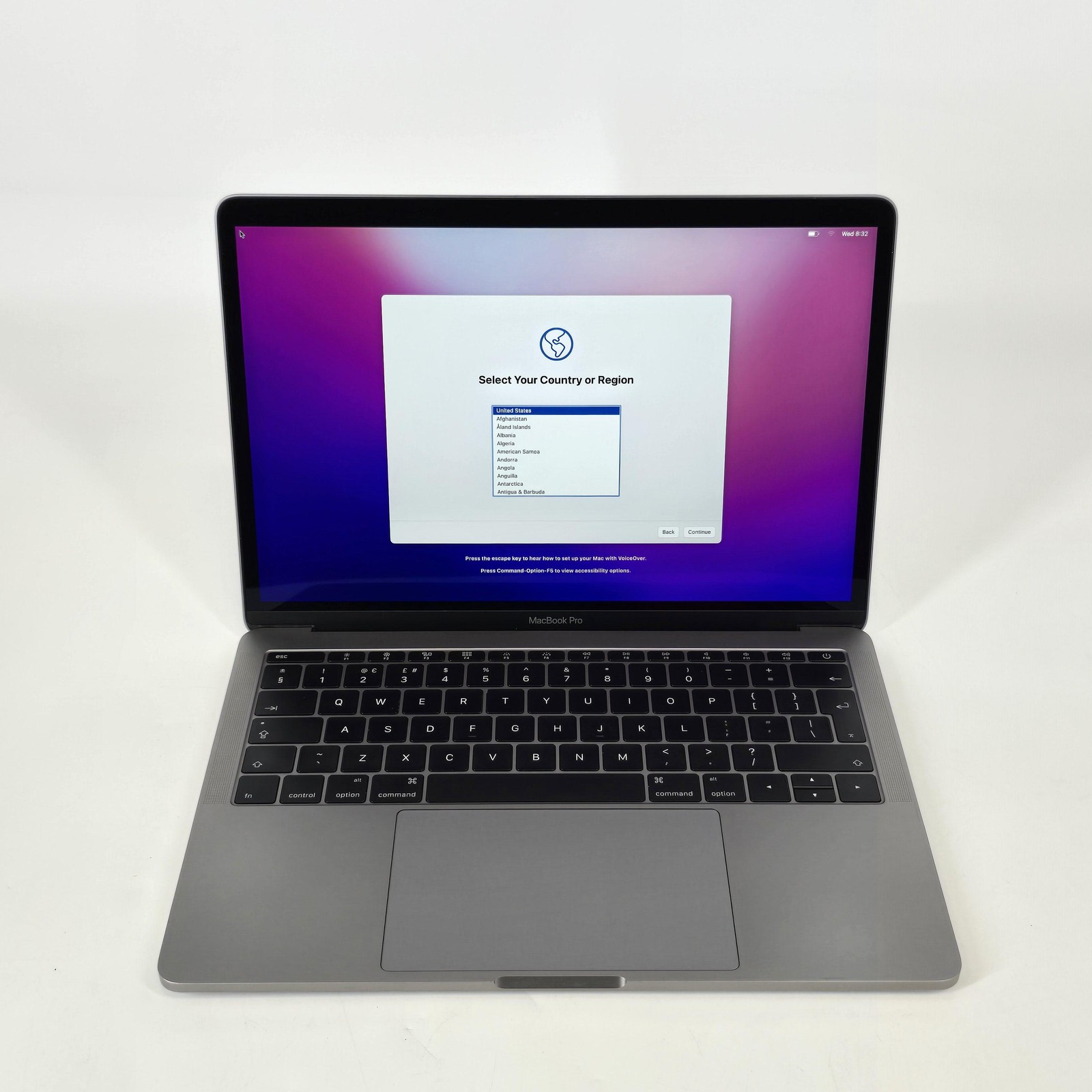 MacBook Pro 13 Space Gray 2016 2.0 GHz i5 8GB 256GB SSD Good