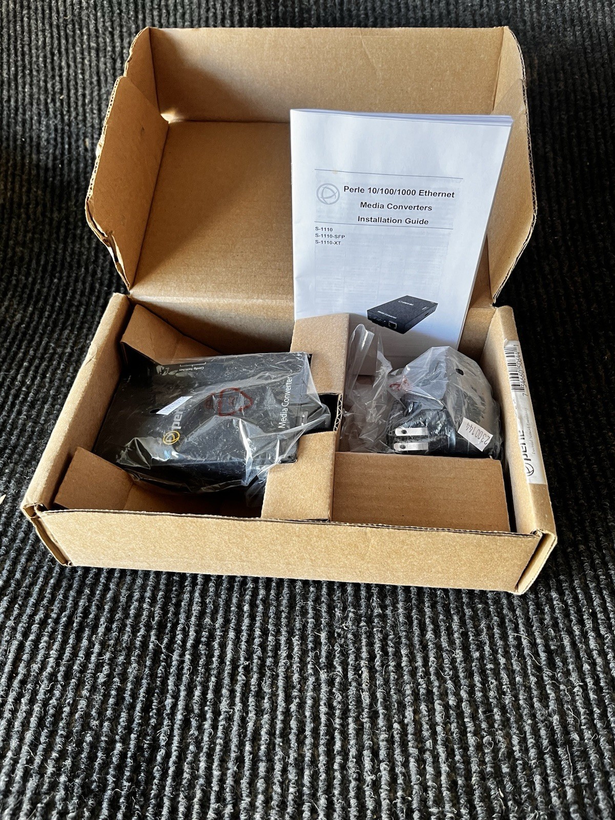 Perle S-1110-S2LC40 Media Converter  New ( Open Box )