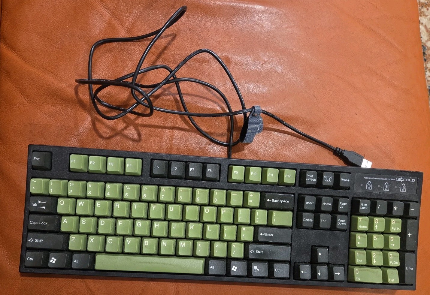 Leopold FC900R Mechanical Keyboard Black Green used One CRTL key defective 