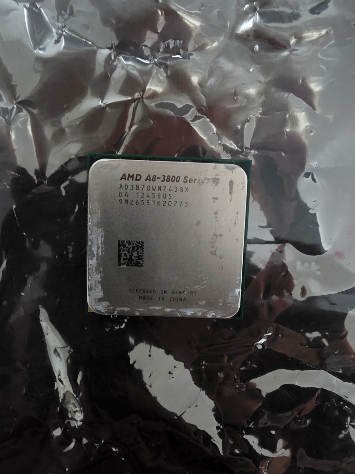 AMD A8-3800 APU Processor - 4x 2.4 GHz - Socket FM1 - CPU with Built-in Graphics