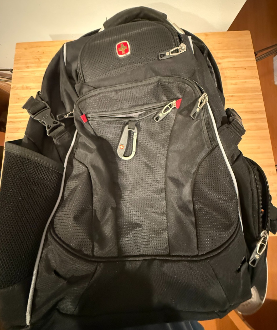 SWISS GEAR AIRFLOW SCAN SMART BACKPACK