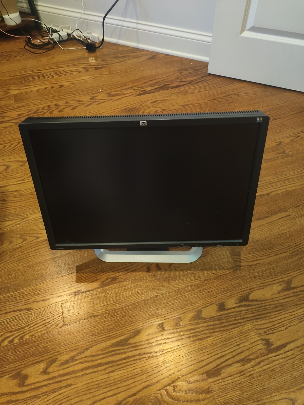 HP LP2475W 24" 1920 x 1200 60Hz 2 DVI HDMI DisplayPort Composite Monitor w base
