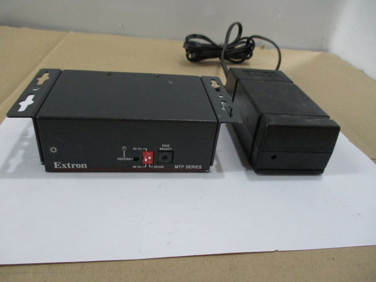  Extron MTP SERIES  MTP T 15HD A 33-1720-01 C  With Power Supply