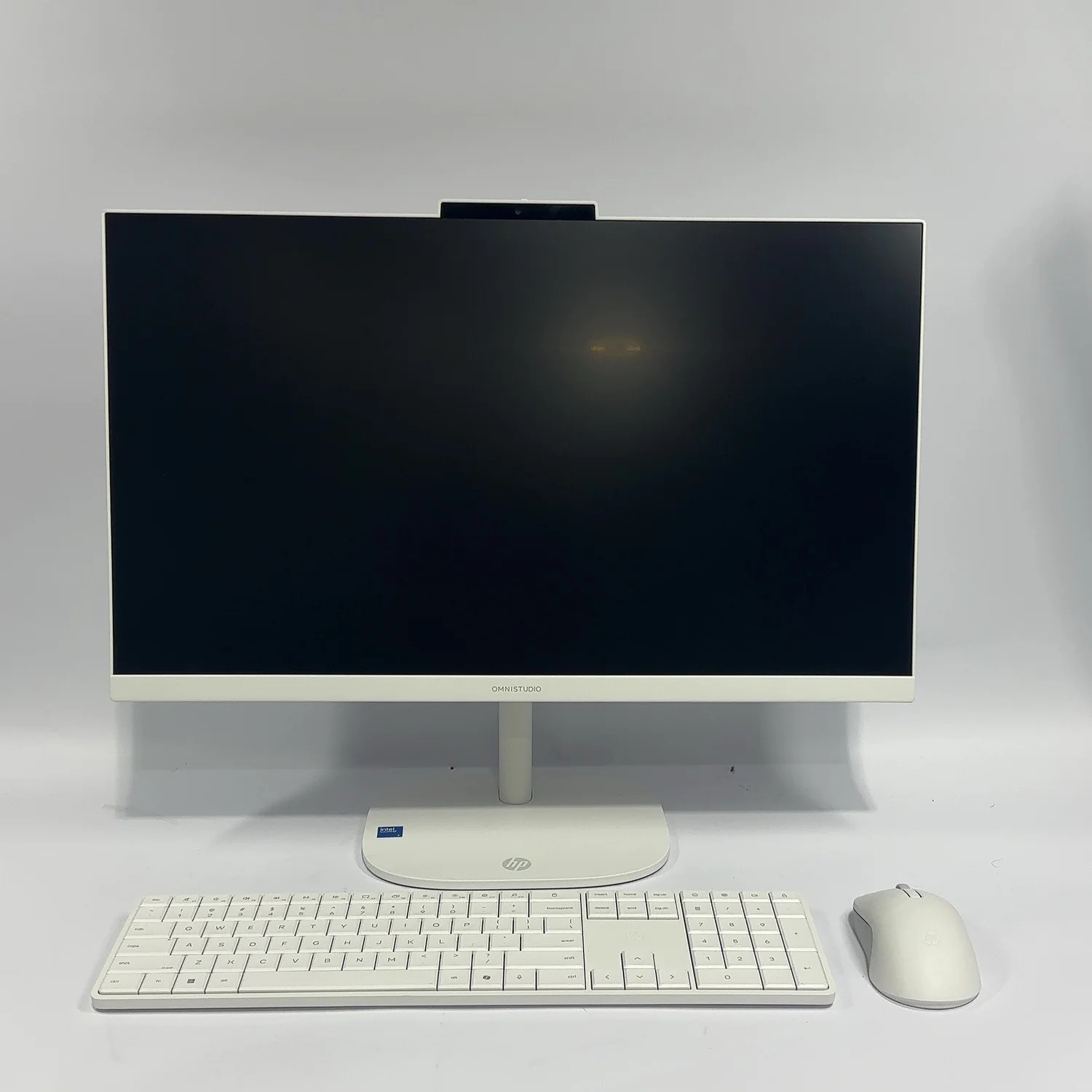 HP OmniStudio AIO 24-CU0023W 23.8" Core 3 N350 1.00GHz 8GB RAM 512GB SSD