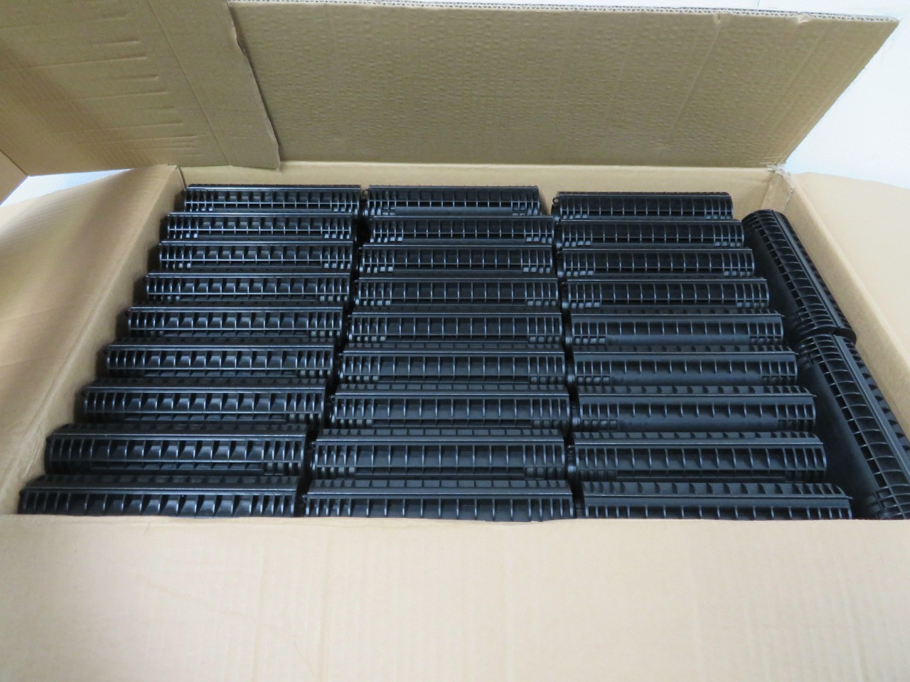 LOT OF 116 COMMSCOPE CX8203-000 STTP062-19321-AB FGST SHELL T183315