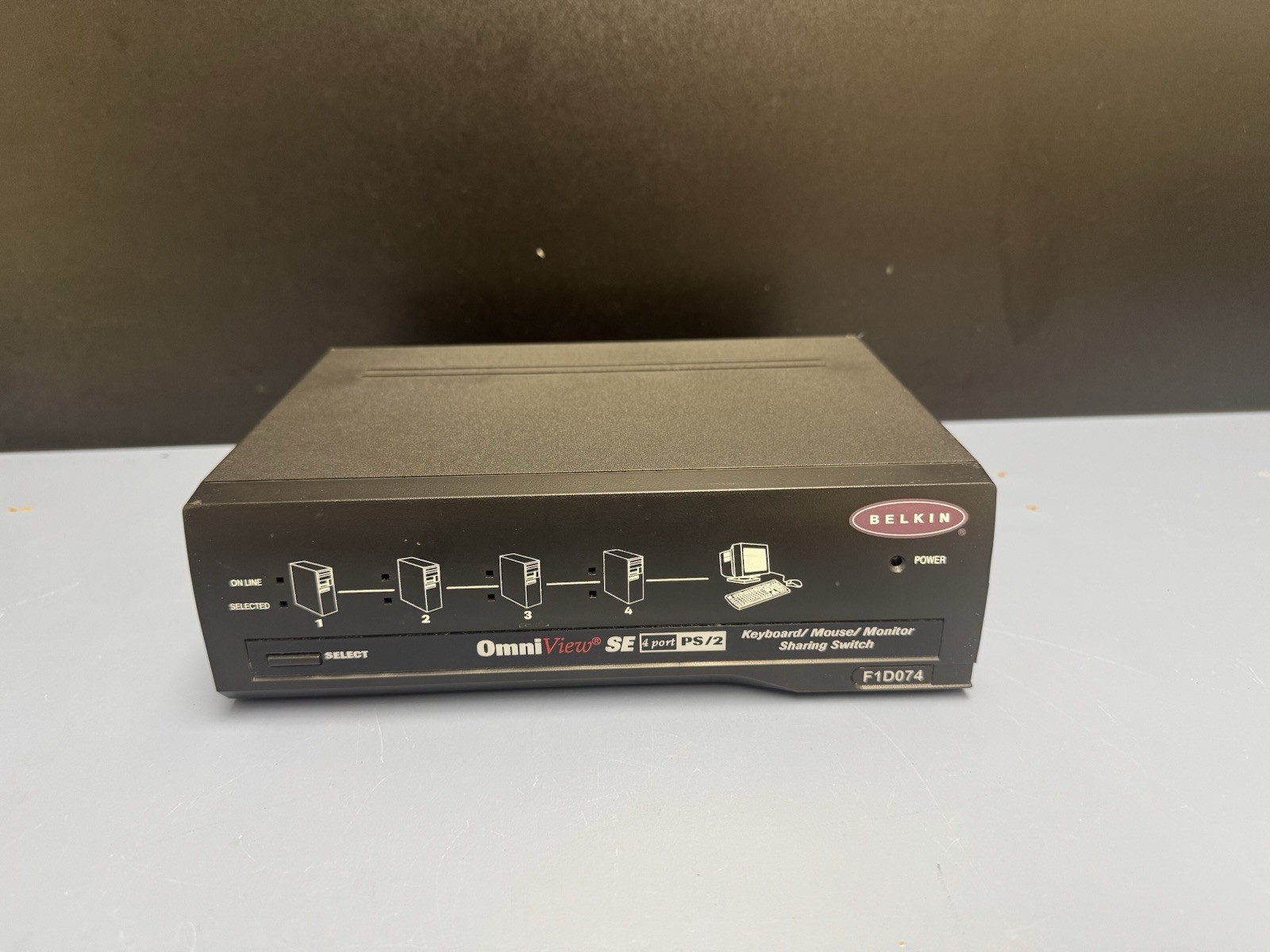 Belkin F1D074 OmniView SE 4-Port PS/2 Switch