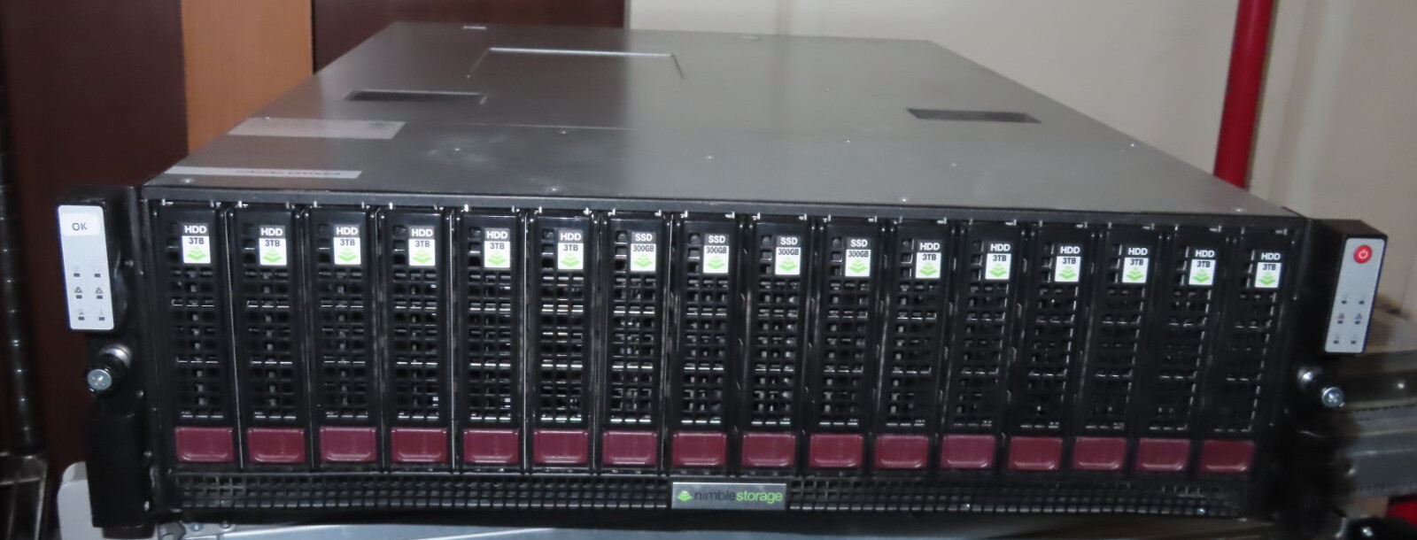 Nimble Storage Array CS260 HHD 12x 3TB SSD 4x 300GB